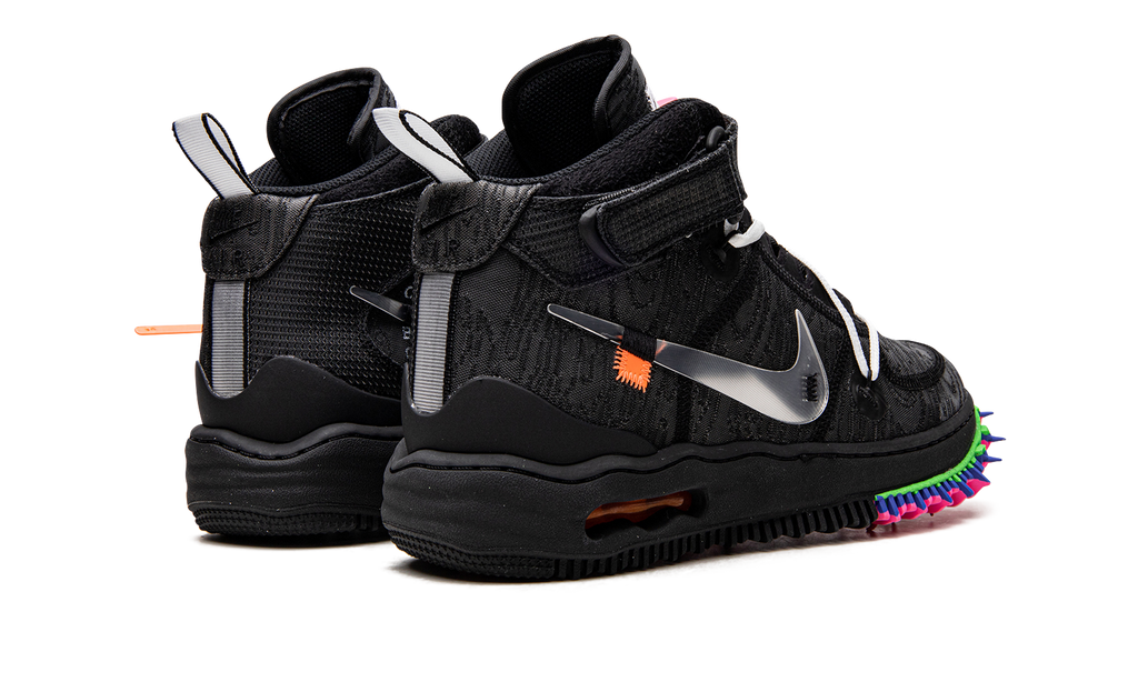 Classic Court 1 Mid Black
