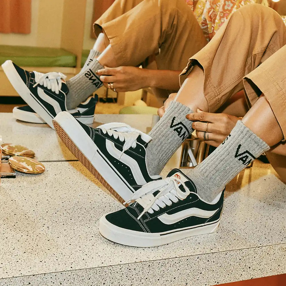 Knu Skool Black White