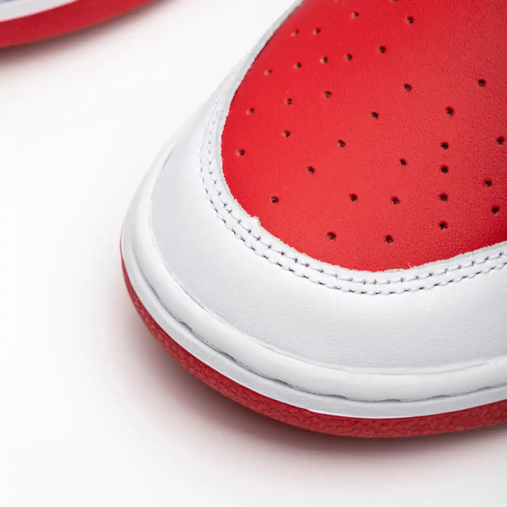 Court Low Championship Red
