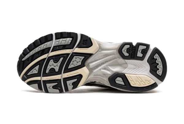 Gel Run 14 White Midnight