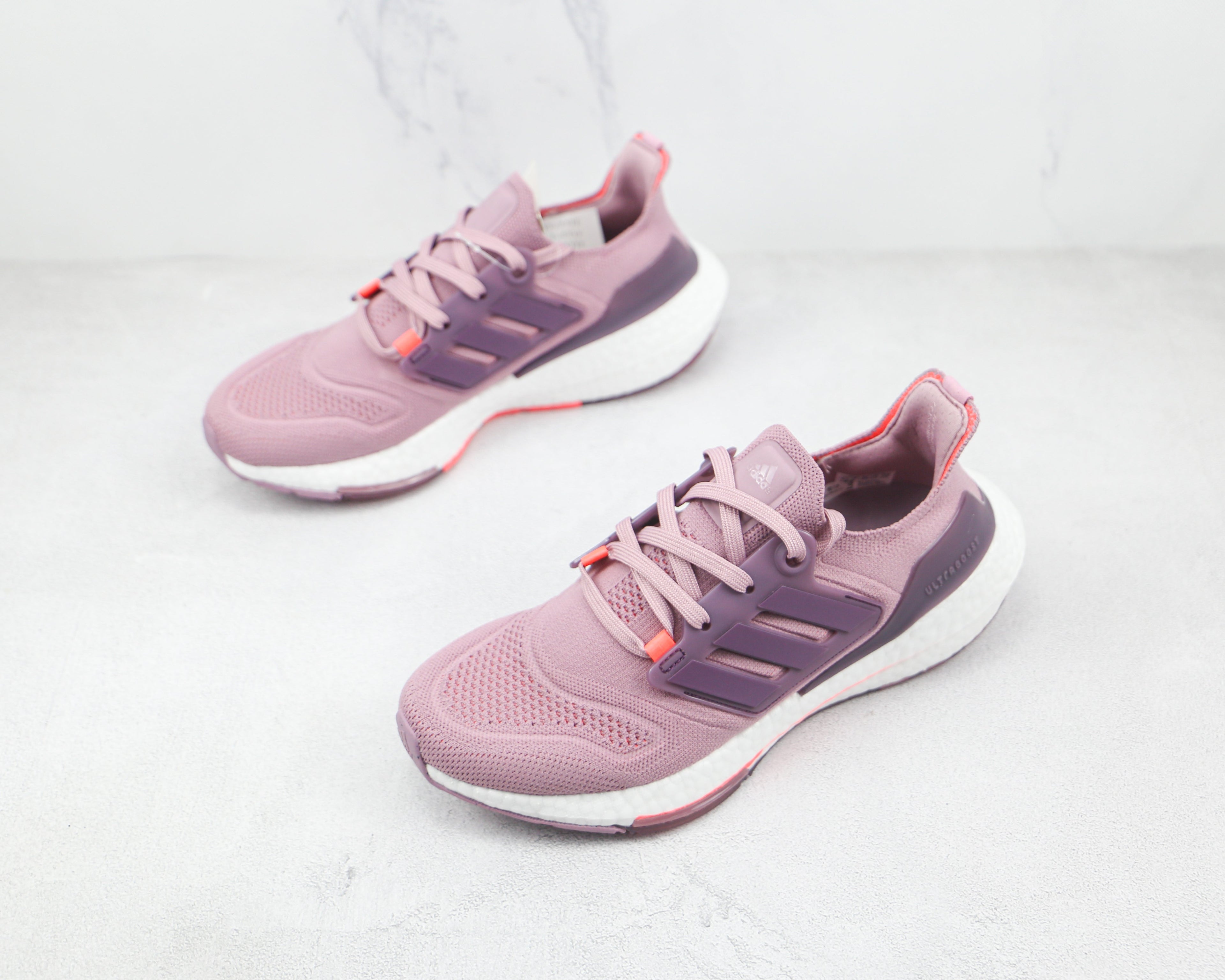UltraBoost 22 Magic Mauve