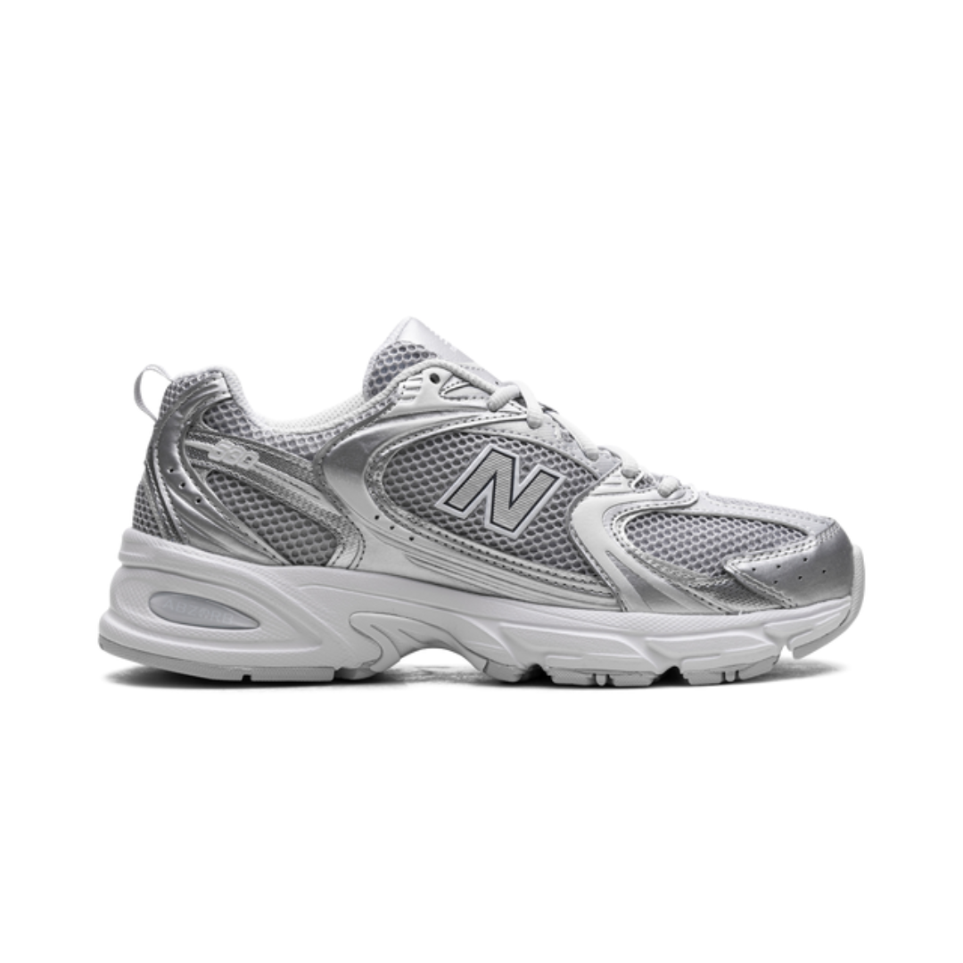 Runner 530 Moonbeam Silver Metallic