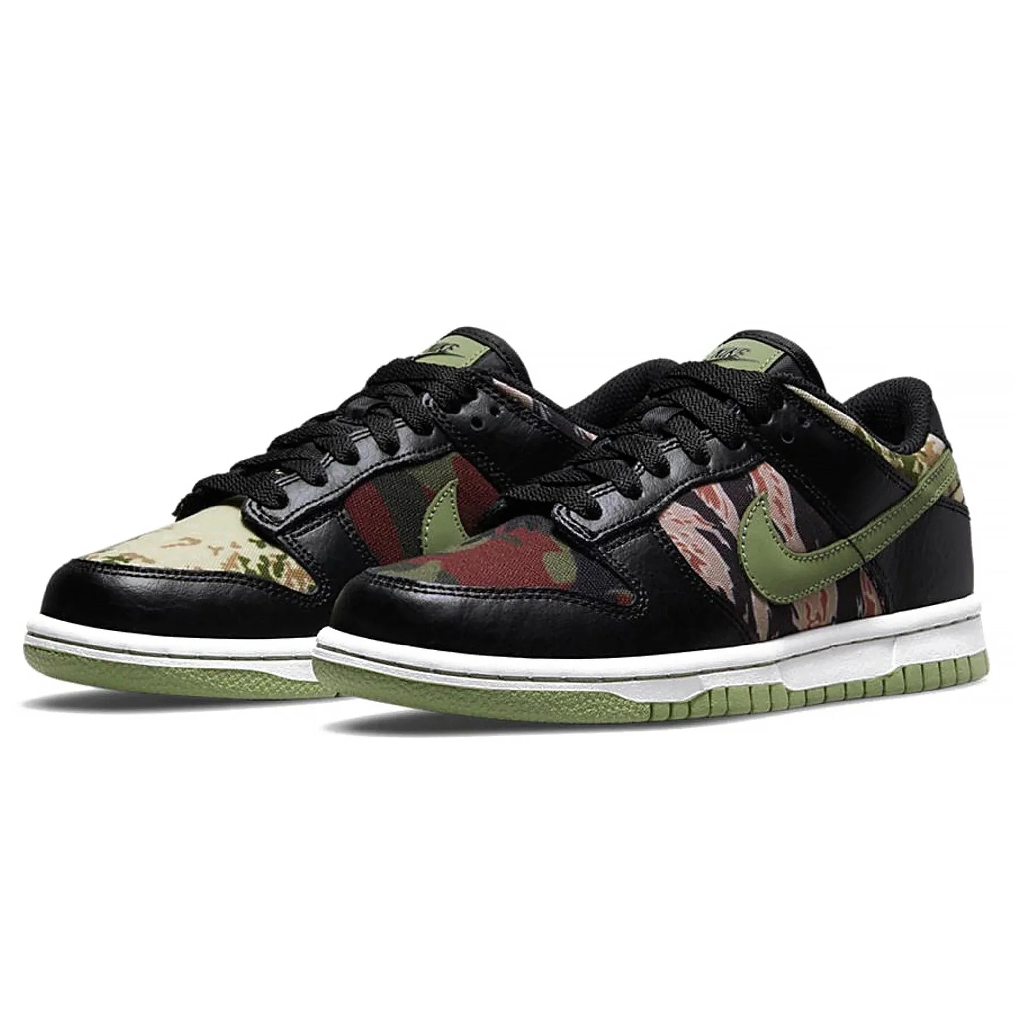 Court Low SE Sail Crazy-Camo (Left UK 7.5, Right UK 6.5)