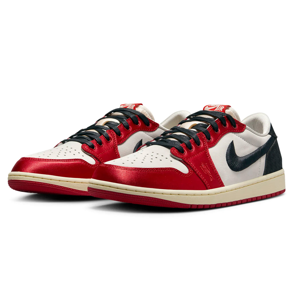 Trophy Room X Retro 1 Retro Low OG SP Rookie Card Away