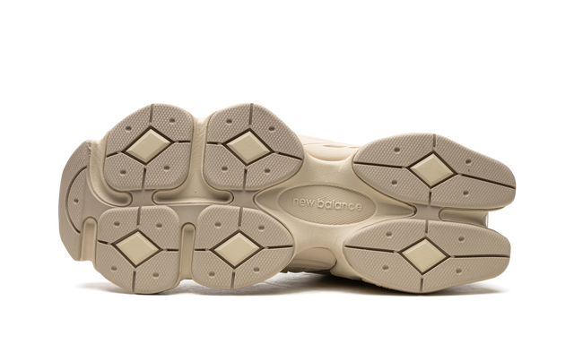 Tech 9060 Turtledove Black Silver Metallic
