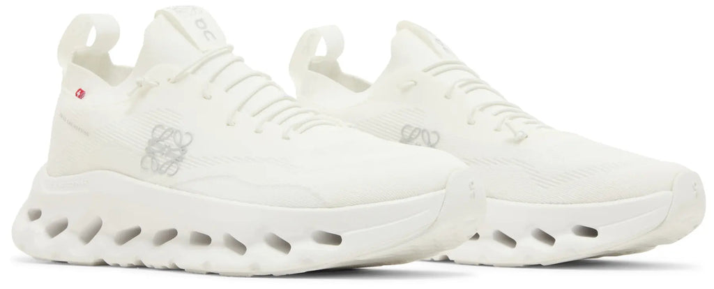 On x LOEWE Cloud Tilt'White'