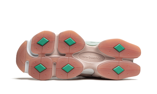 Tech 9060 Penny Cookie Pink
