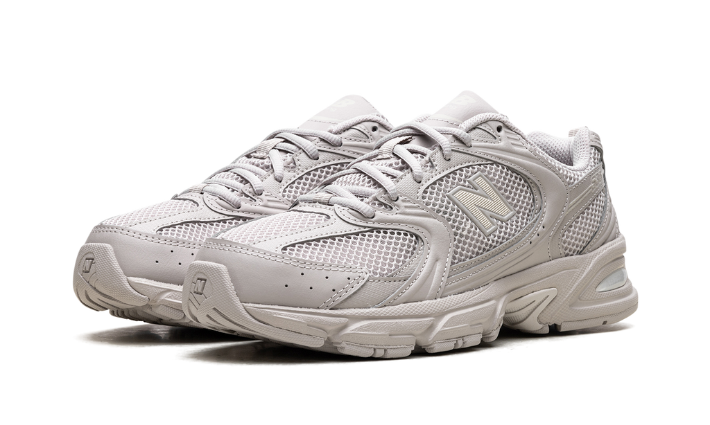 Runner 530 Moonrock Moonbeam