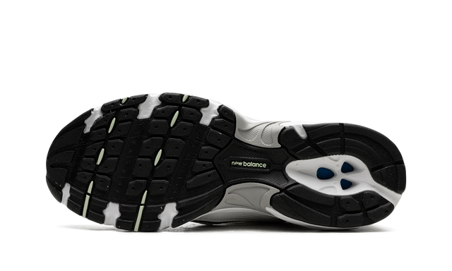 Runner 530 White New Spruce Clay Ash