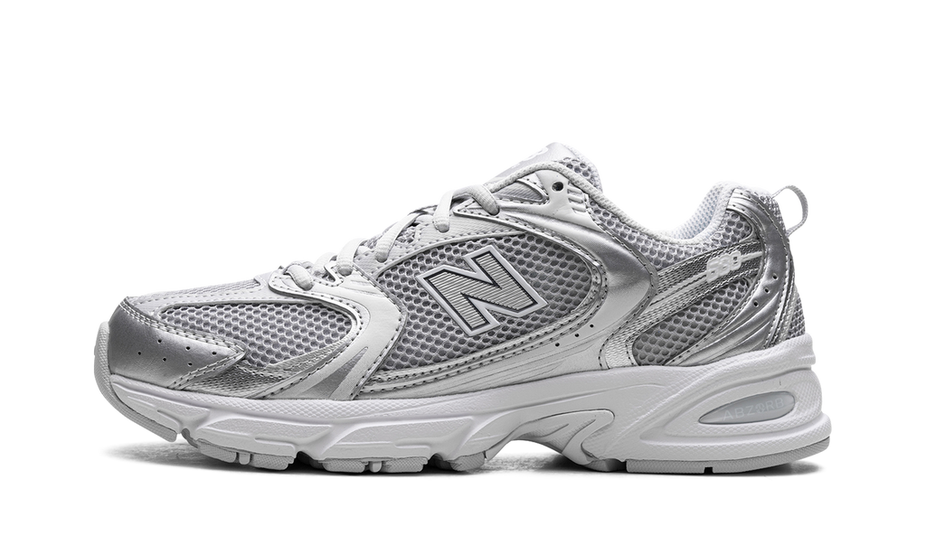 Runner 530 Moonbeam Silver Metallic