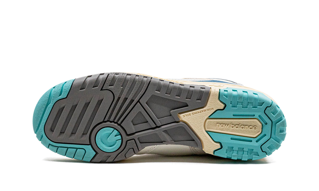 Court 550 Sea Salt Yellow