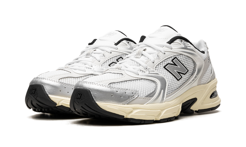 Runner 530 White / Silver