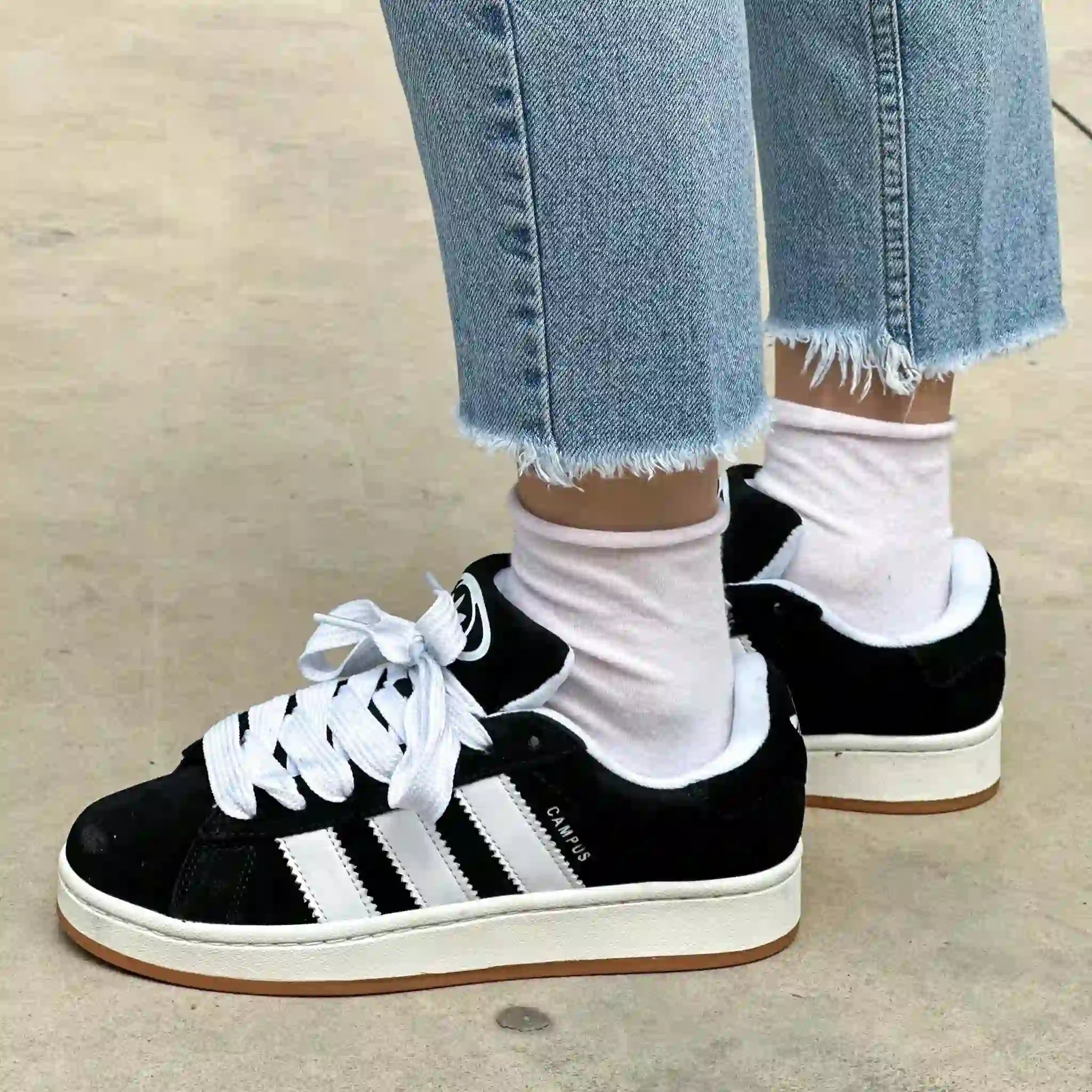 Suede Classic Trainer 00s Core Black White