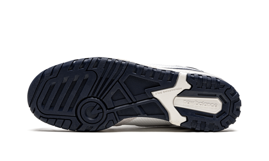 Court 550 White Navy